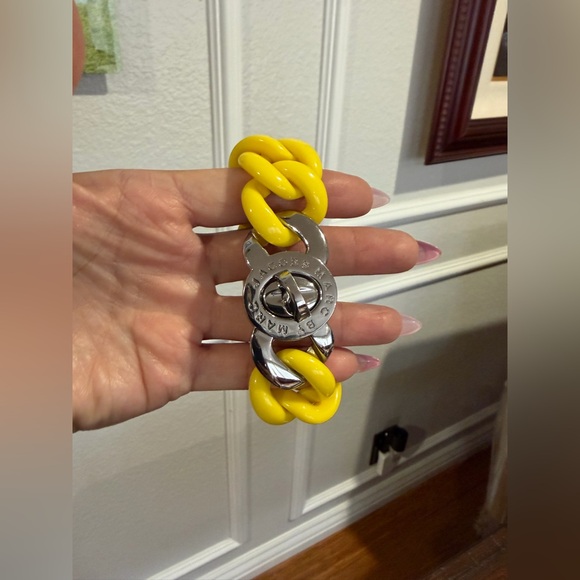 Marc by Marc Jacobs Katie Turnlock Bracelet yellow - Picture 6 of 8